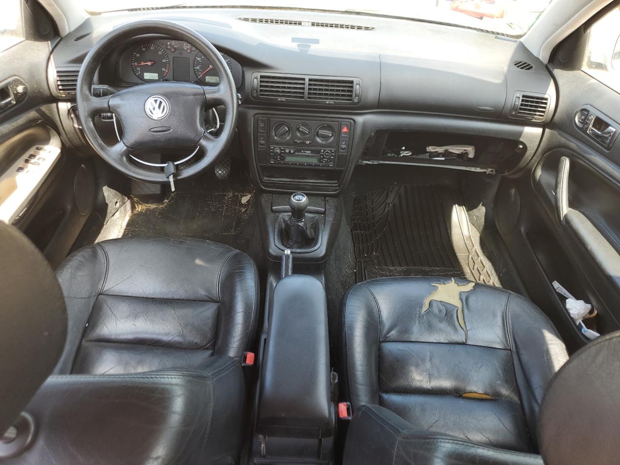 WVWNA63B9XE499901 1999 Volkswagen Passat Gls