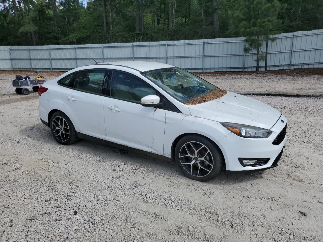 1FADP3FE5HL221675 2017 Ford Focus Se