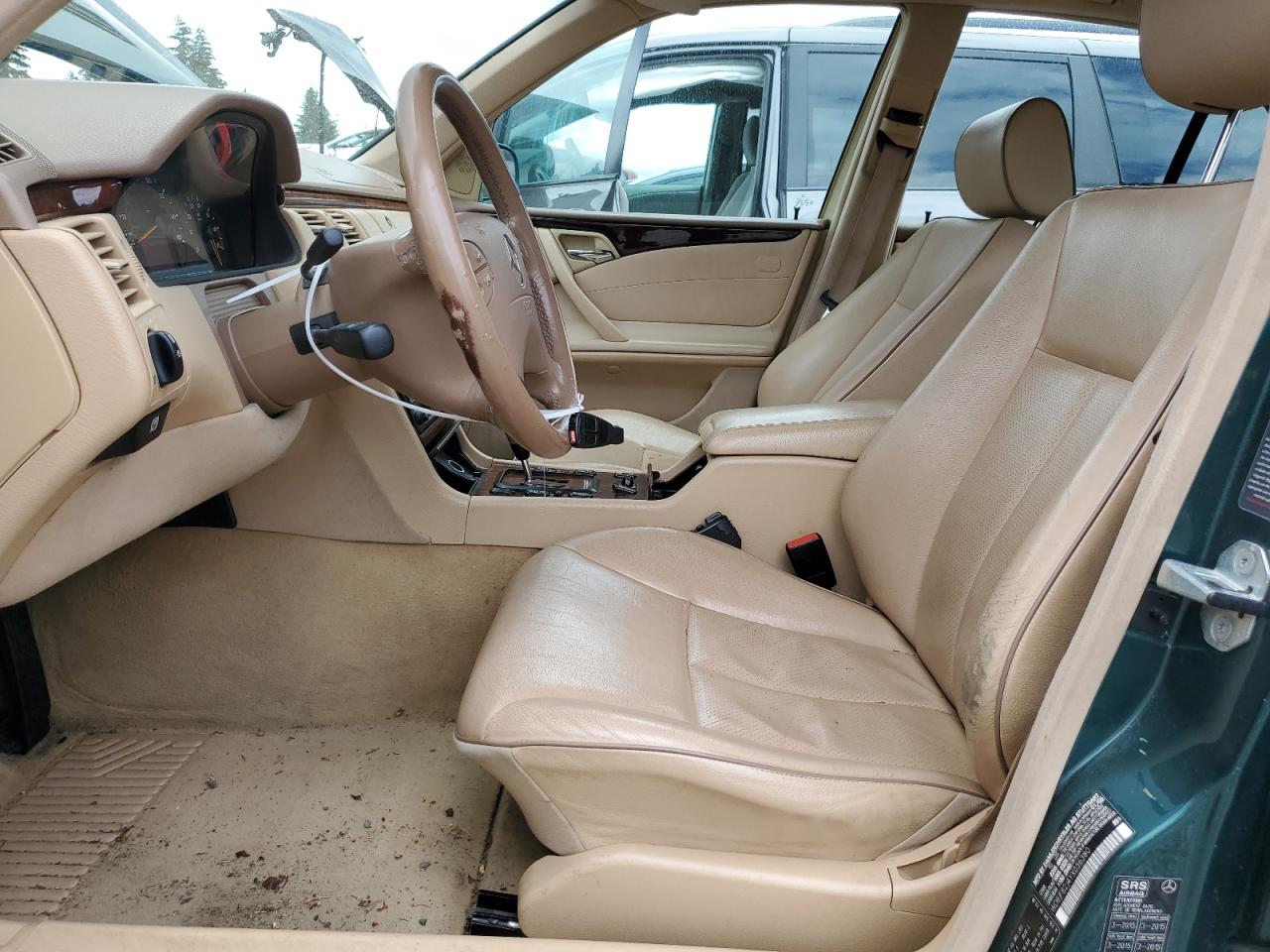 WDBJF82J4YX036380 2000 Mercedes-Benz E 320 4Matic