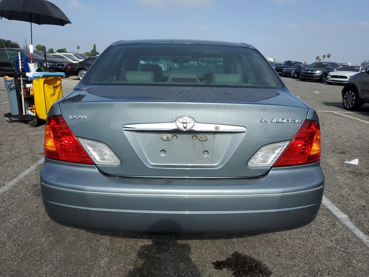 4T1BF28B11U150827 2001 Toyota Avalon Xl