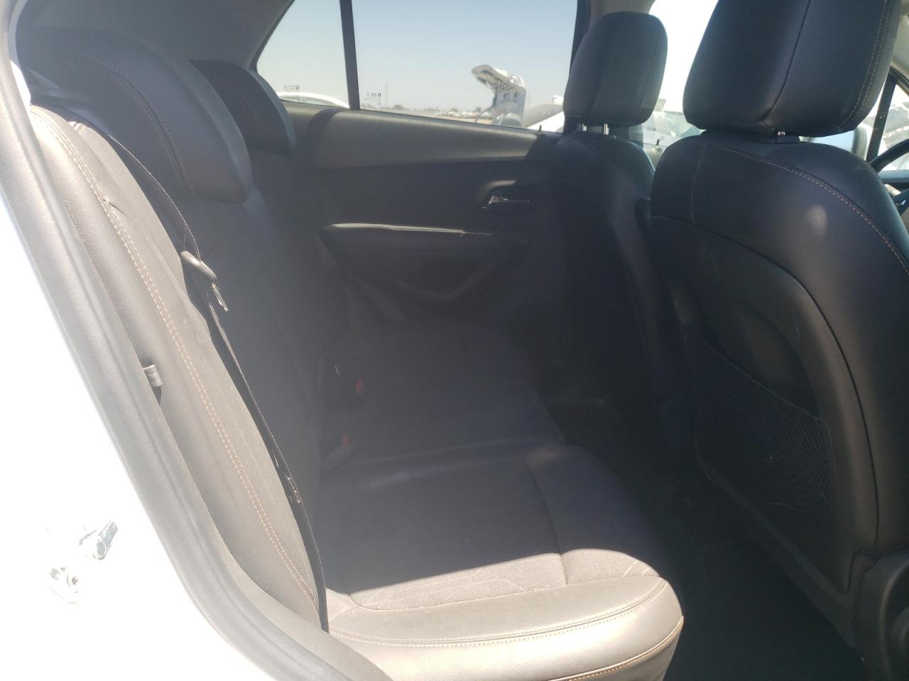 KL7CJPSBXLB038553 2020 Chevrolet Trax 1Lt