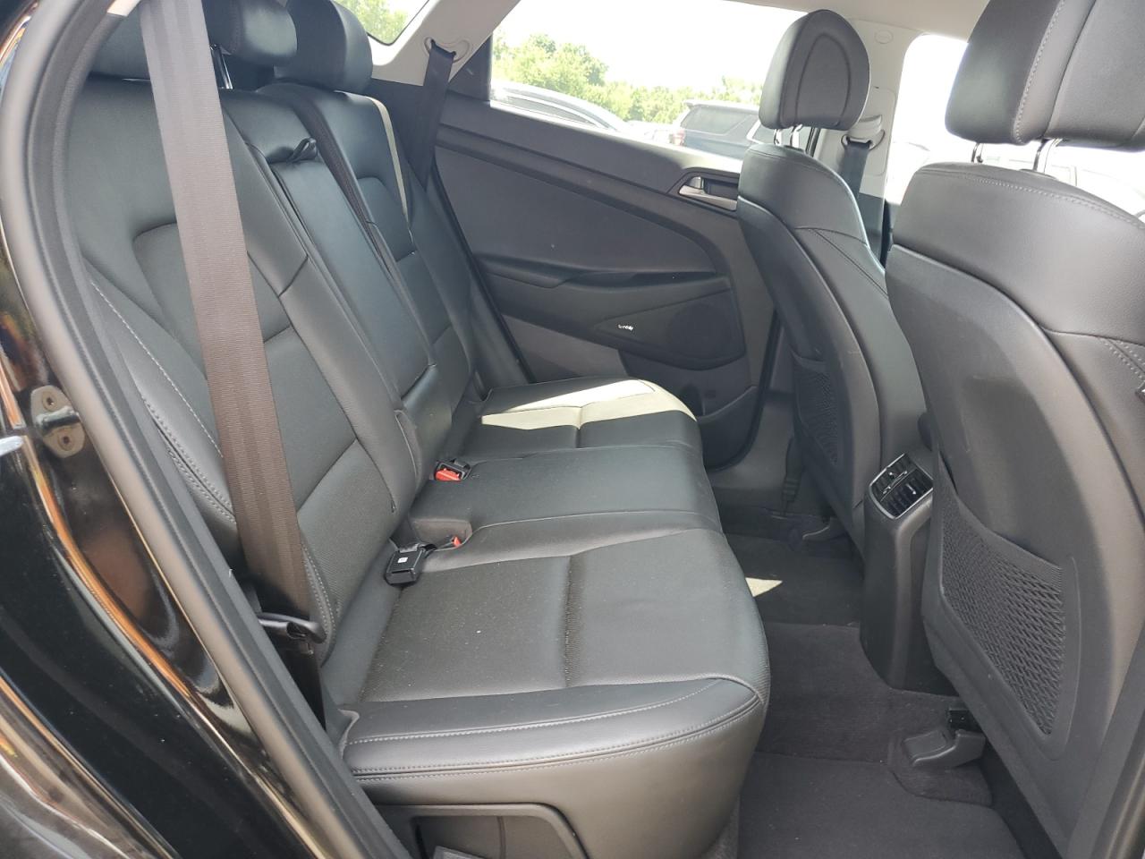 KM8J3CA47JU828065 2018 Hyundai Tucson Sel