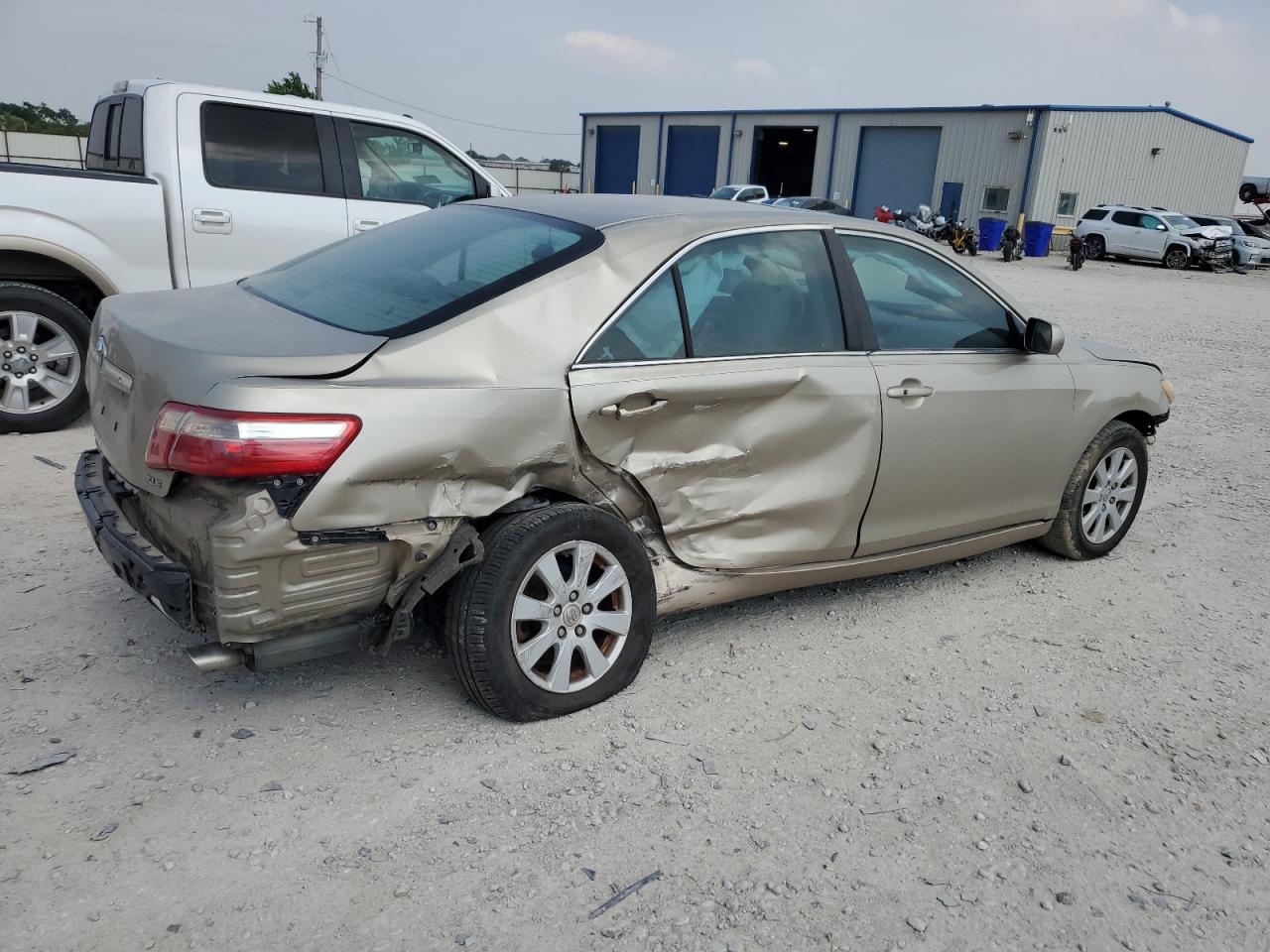 4T1BK46K37U010930 2007 Toyota Camry Le