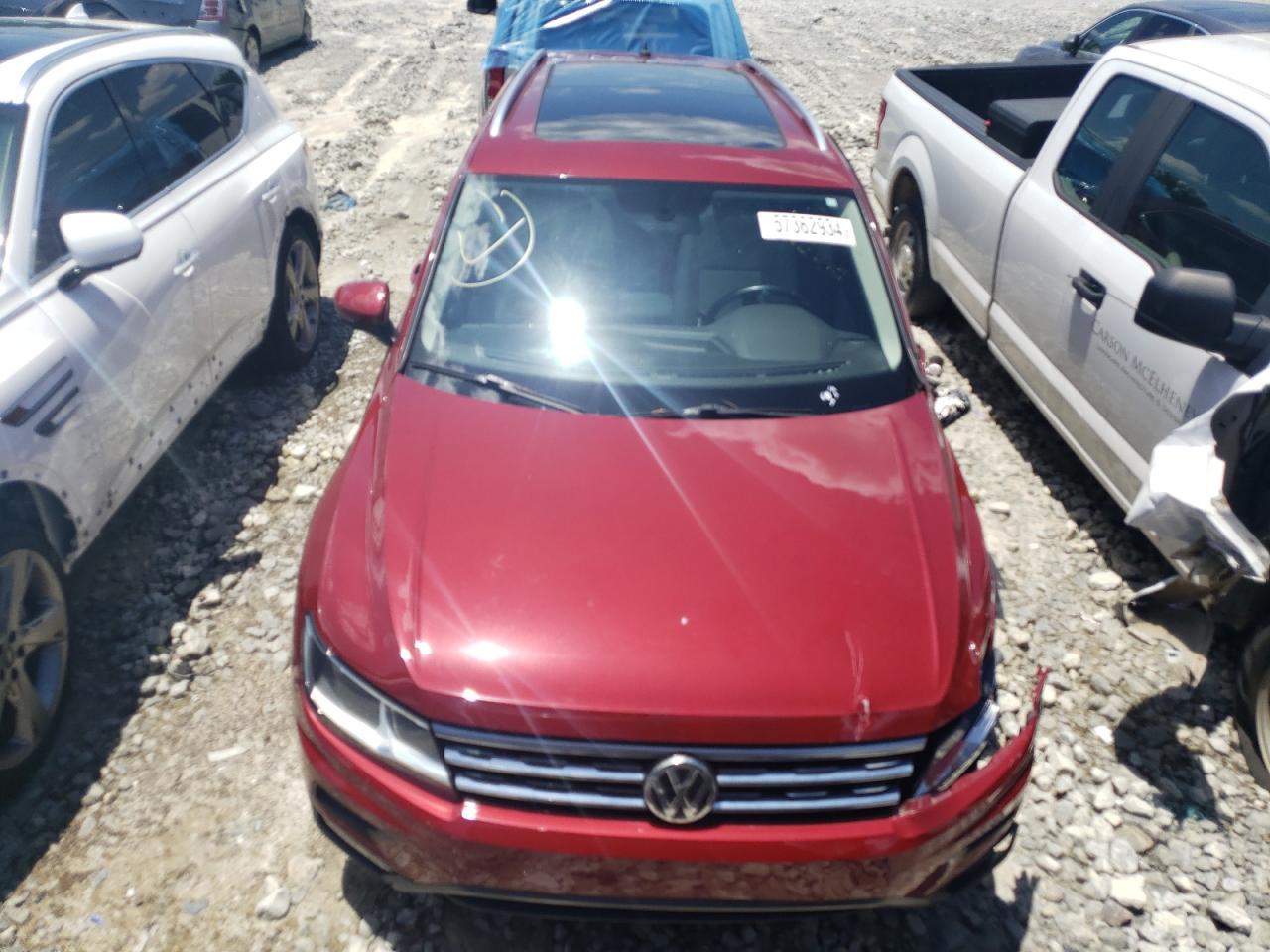 3VV3B7AX3JM176827 2018 Volkswagen Tiguan Se