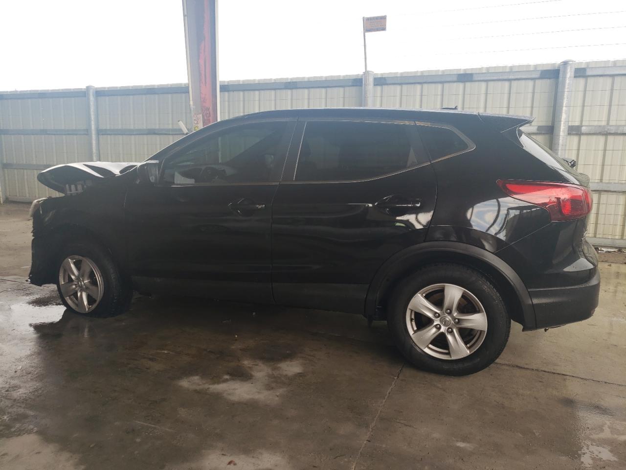 JN1BJ1CR8JW255745 2018 Nissan Rogue Sport S