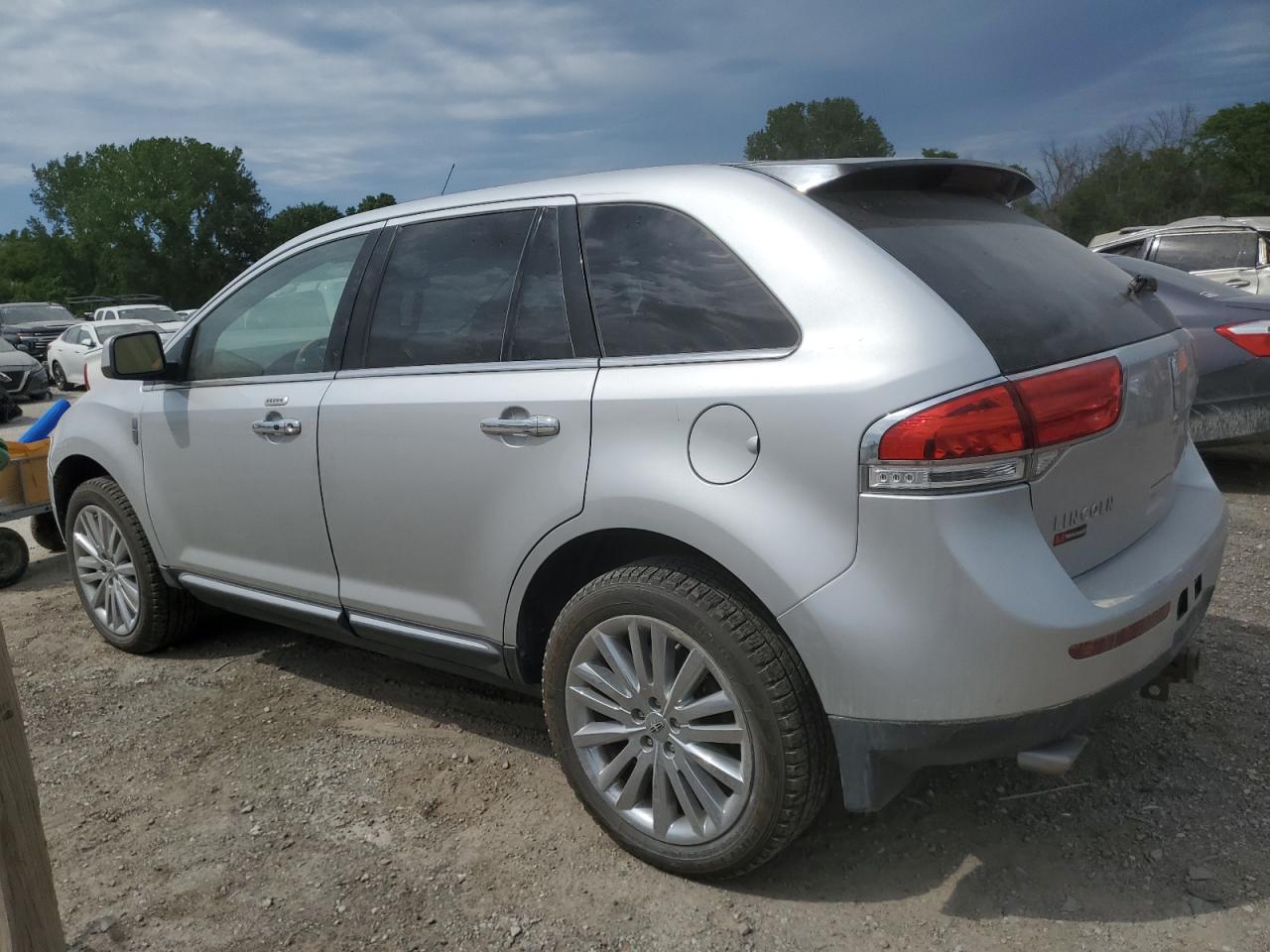 2LMDJ8JK2BBJ00423 2011 Lincoln Mkx