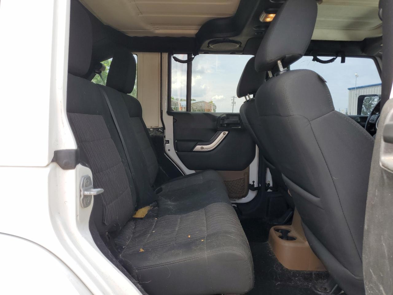 1C4HJWEG4CL195287 2012 Jeep Wrangler Unlimited Sahara