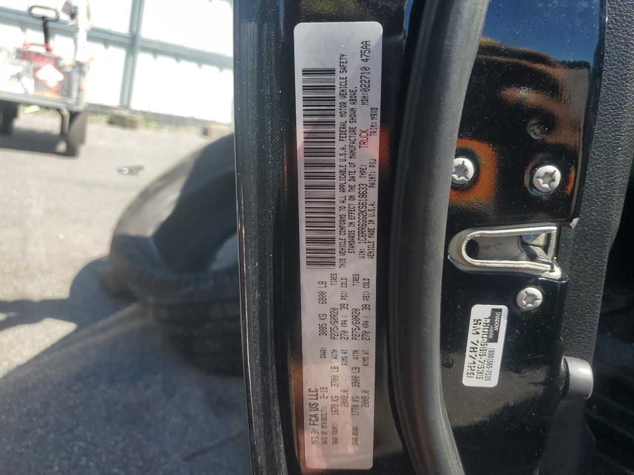 1C6RR6GG2KS618633 2019 Ram 1500 Classic Slt