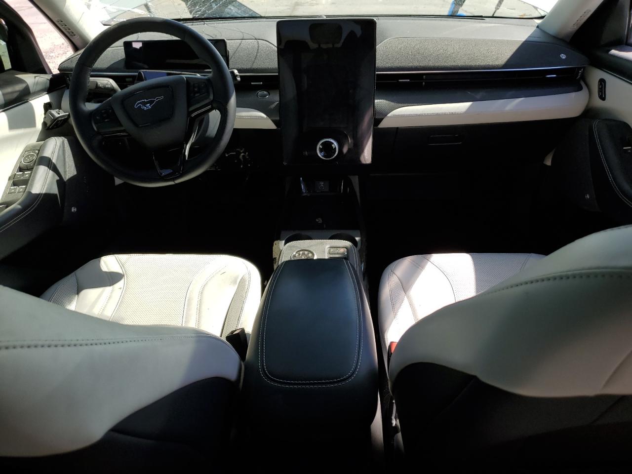 3FMTK3SUXNMA03643 2022 Ford Mustang Mach-E Premium