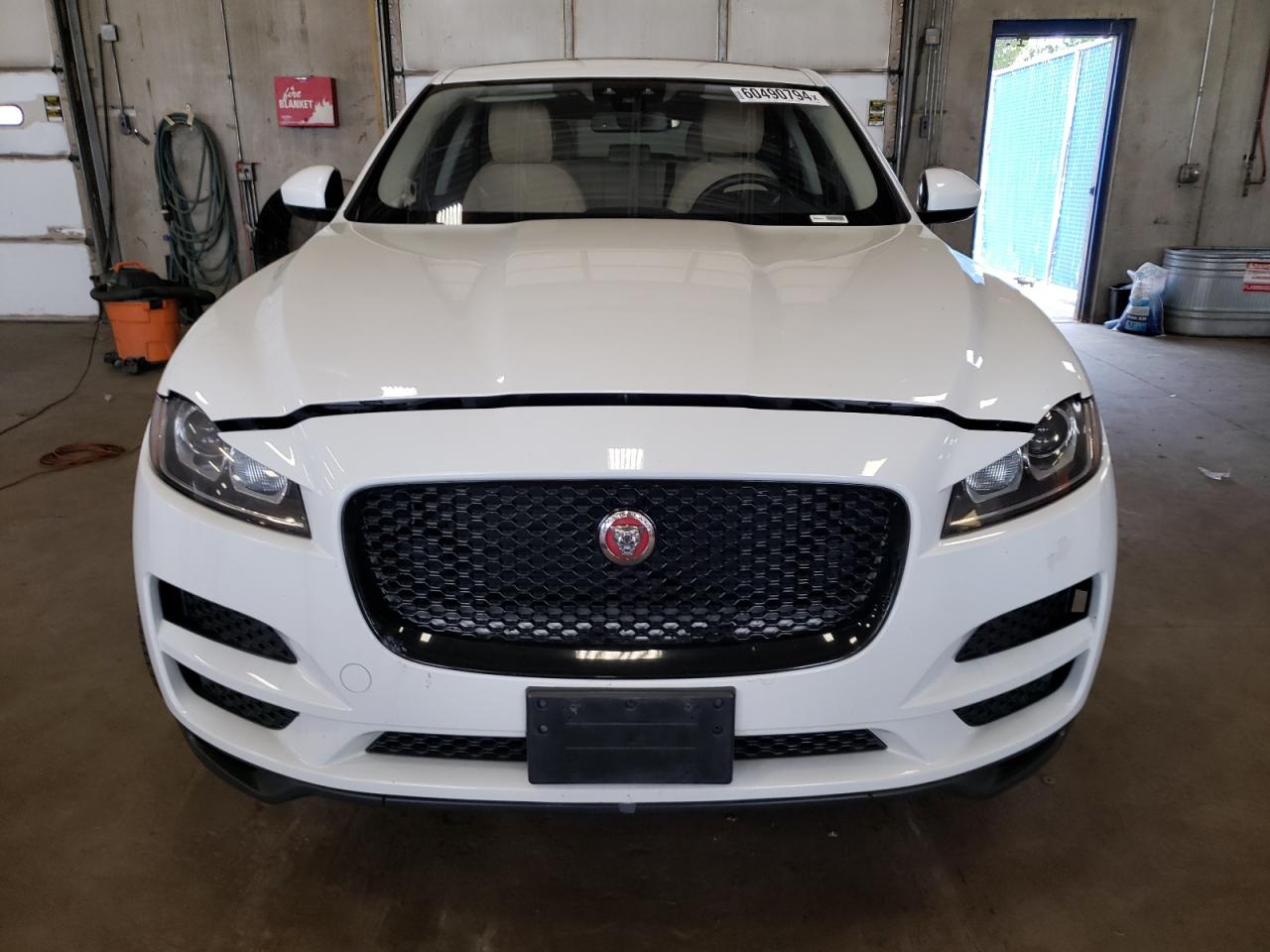 SADCJ2BVXHA066290 2017 Jaguar F-Pace Premium