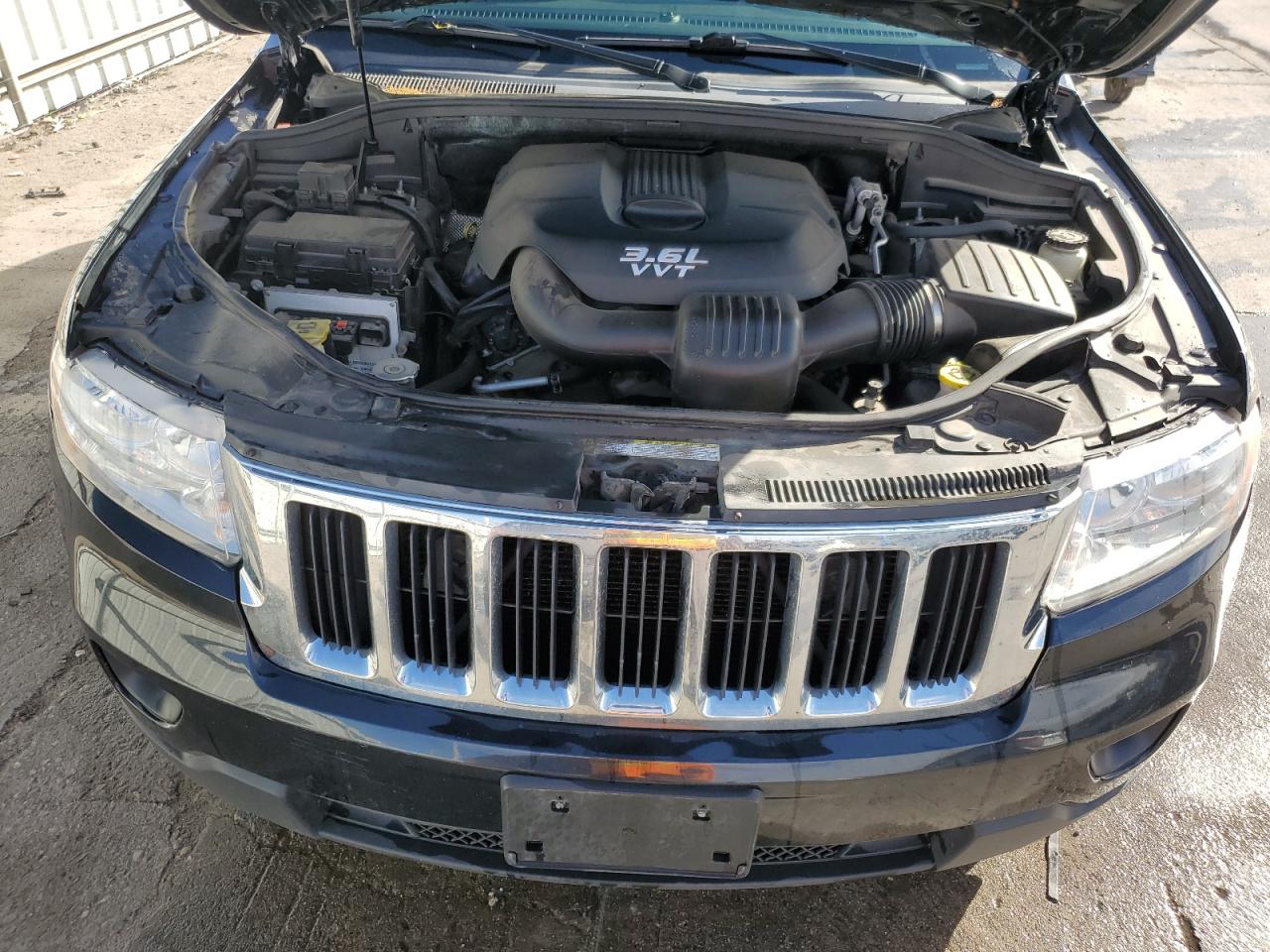 1C4RJFAG6CC135702 2012 Jeep Grand Cherokee Laredo