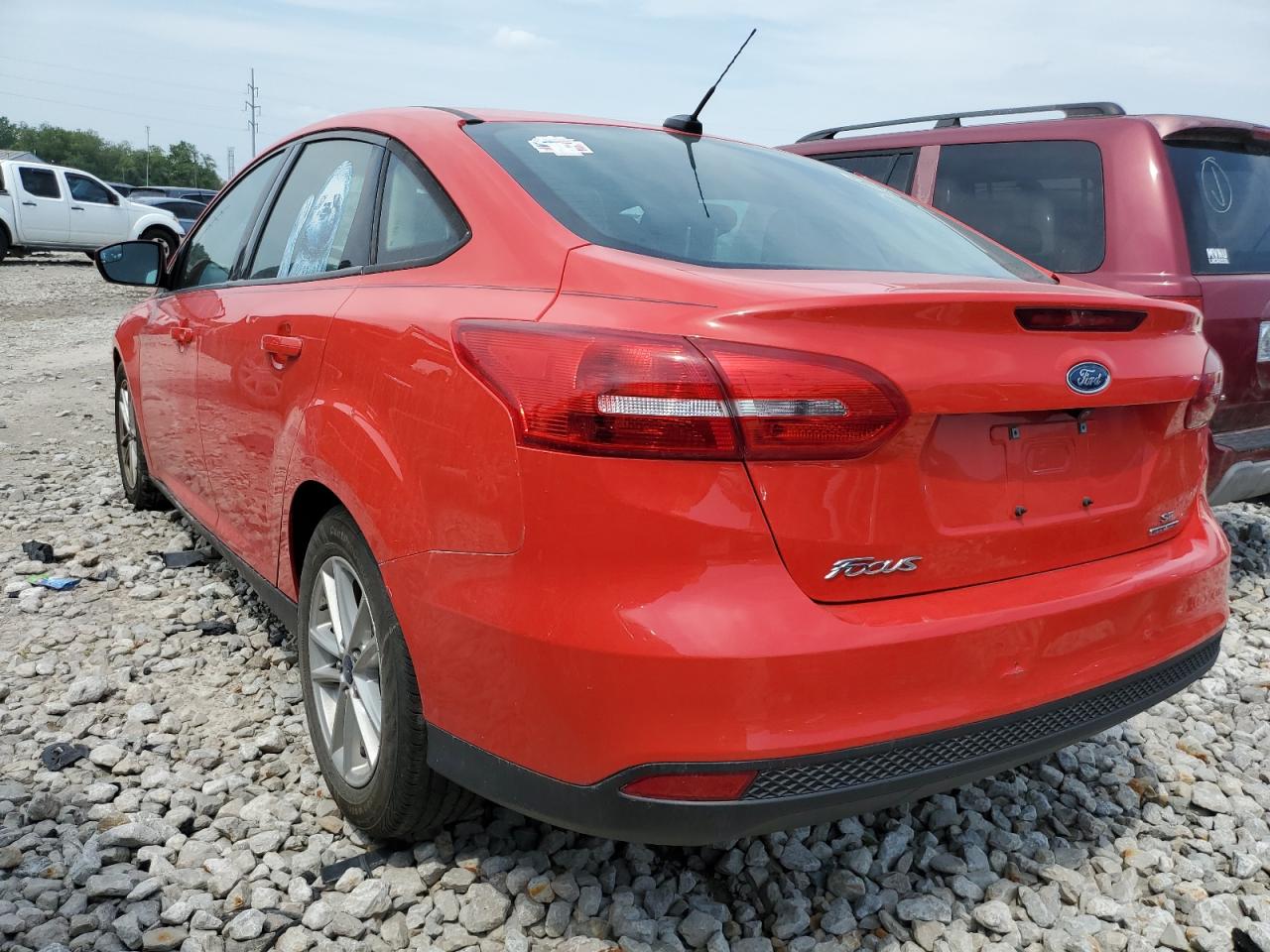 2016 Ford Focus Se vin: 1FADP3F25GL252266