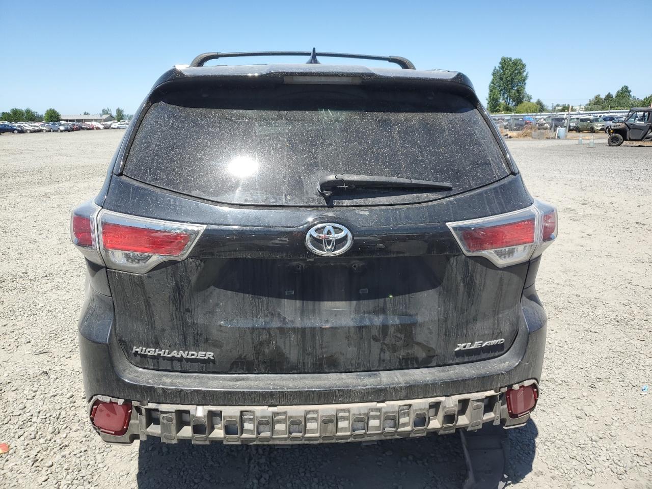 5TDJKRFH3GS270072 2016 Toyota Highlander Xle