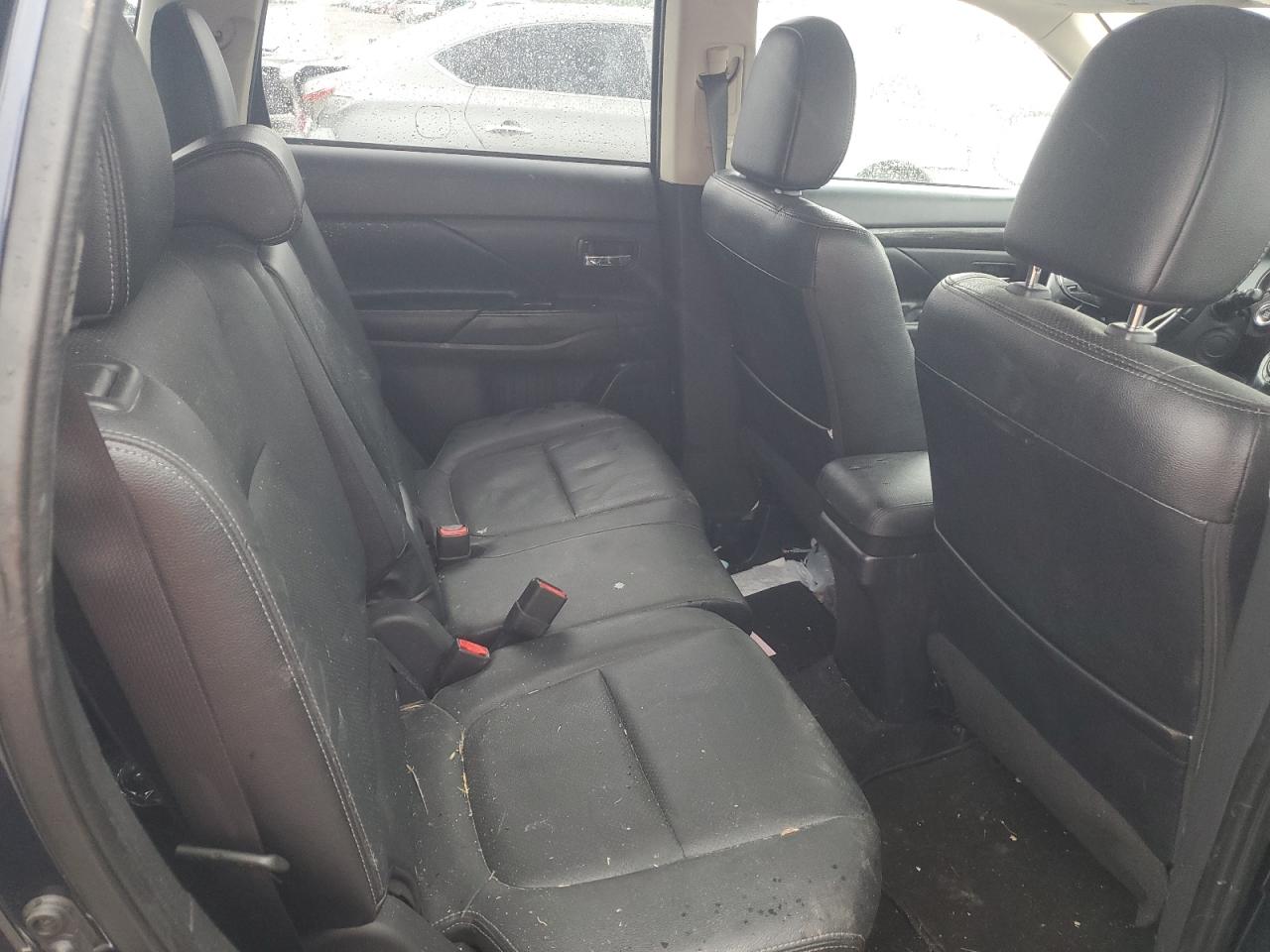 JA4AZ3A30HZ070958 2017 Mitsubishi Outlander Se