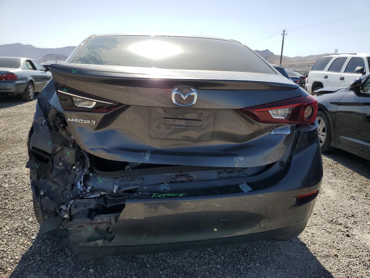 3MZBN1V39JM264431 2018 Mazda 3 Touring