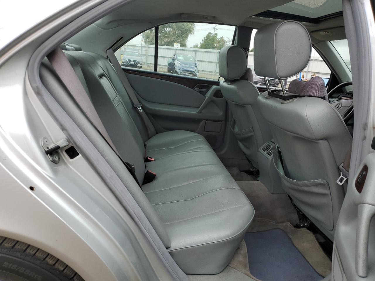 WDBJF25H1XA930649 1999 Mercedes-Benz E 300Td