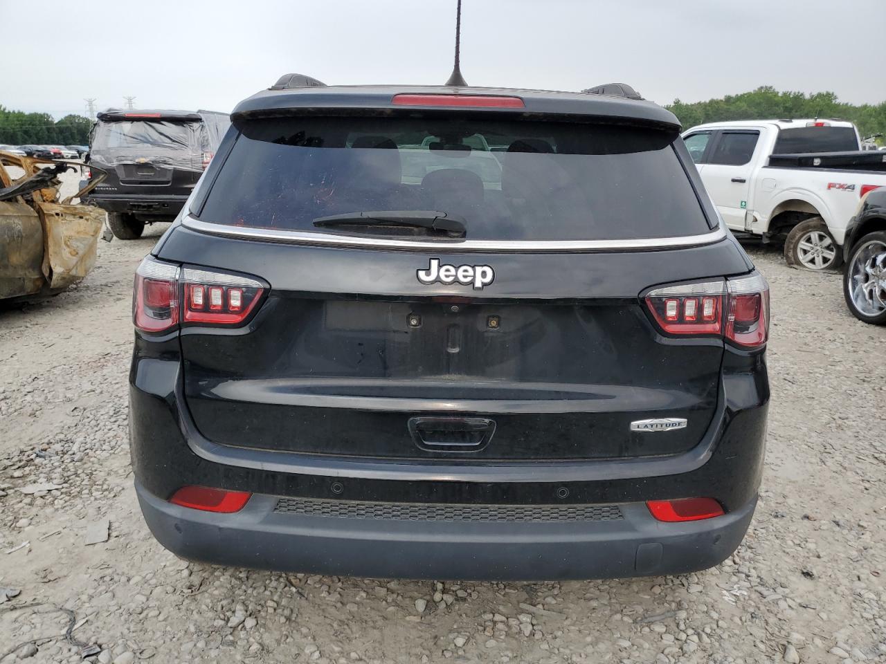 3C4NJCBBXJT108794 2018 Jeep Compass Latitude