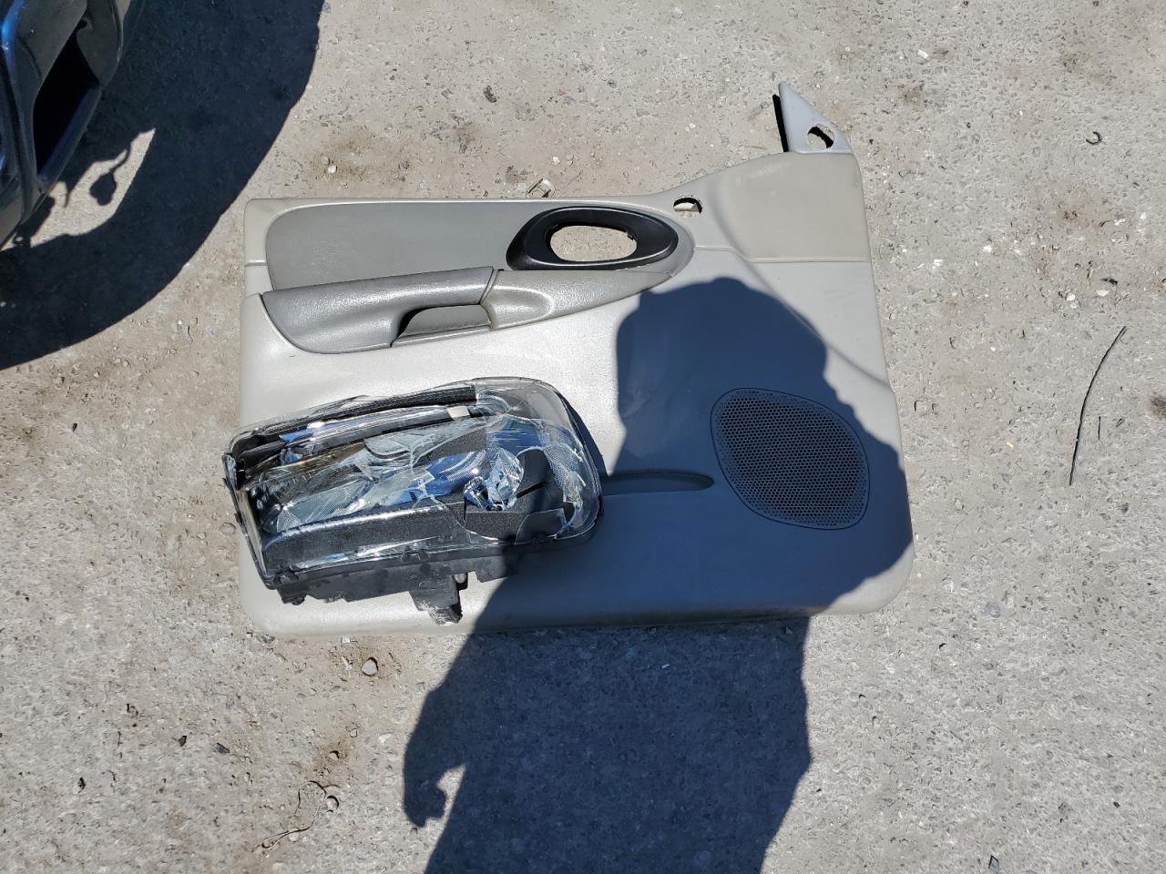 1GNDS13SX32118832 2003 Chevrolet Trailblazer