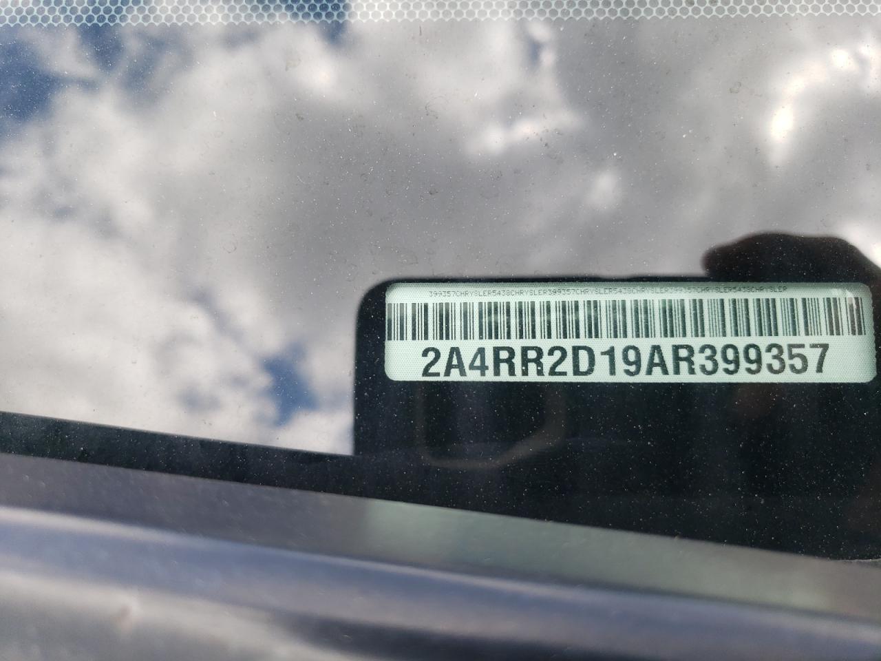 2A4RR2D19AR399357 2010 Chrysler Town & Country Lx