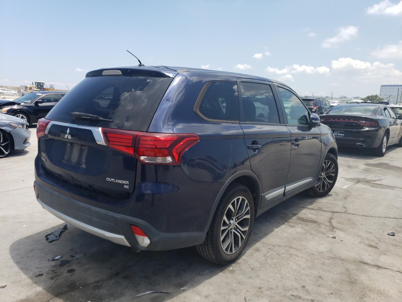 JA4AD3A39GZ003353 2016 Mitsubishi Outlander Se