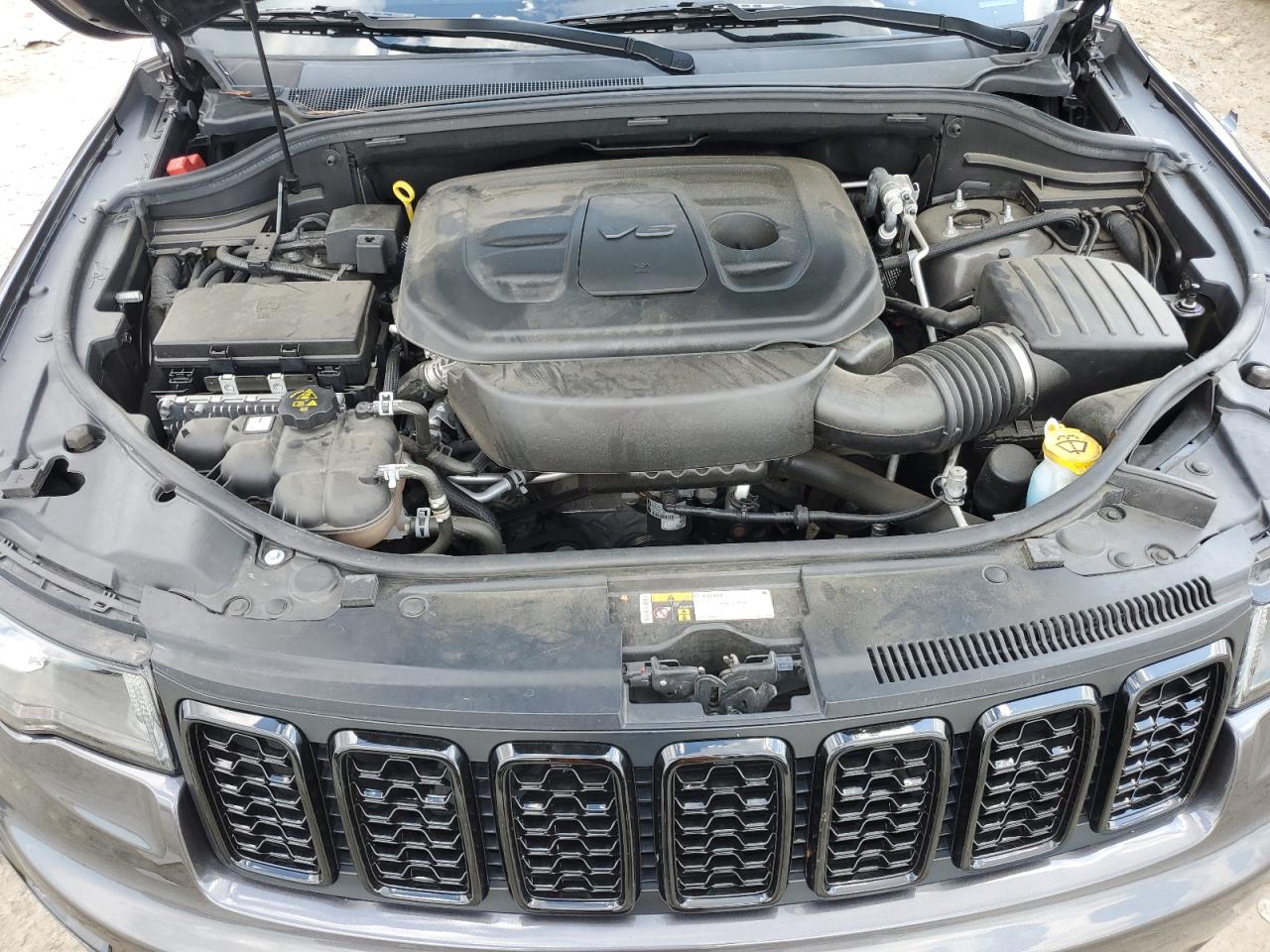 1C4RJEAG7LC211888 2020 Jeep Grand Cherokee Laredo