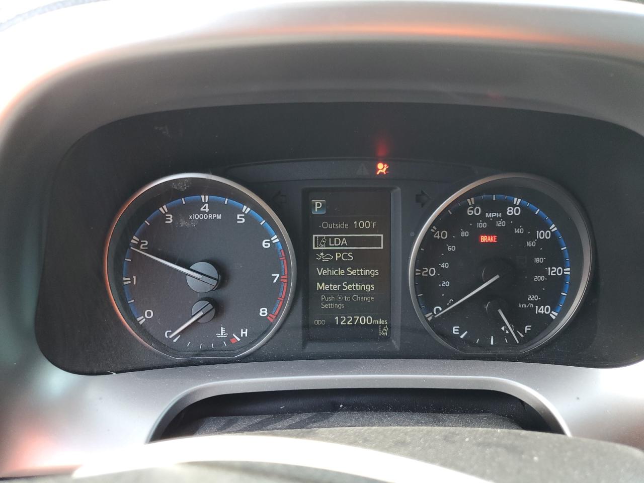 JTMZFREV9HJ123851 2017 Toyota Rav4 Le