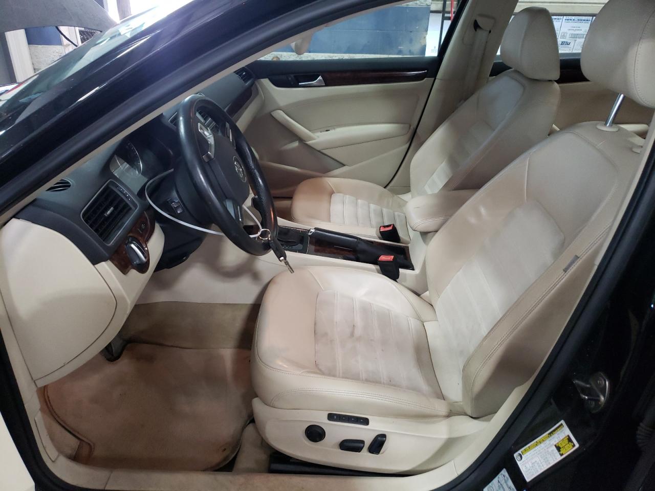 1VWCM7A30CC001913 2012 Volkswagen Passat Sel