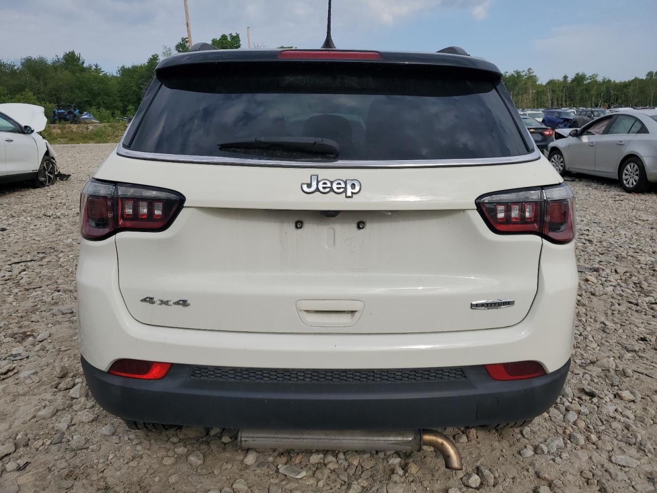 3C4NJDBB5JT155270 2018 Jeep Compass Latitude