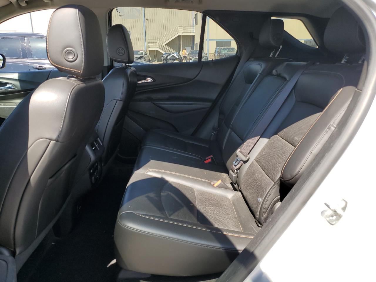 2018 Chevrolet Equinox Premier vin: 2GNAXMEV3J6312289