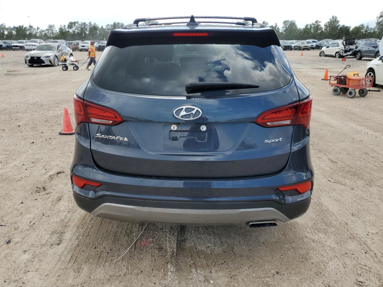 2017 Hyundai Santa Fe Sport vin: 5NMZU3LB6HH051895