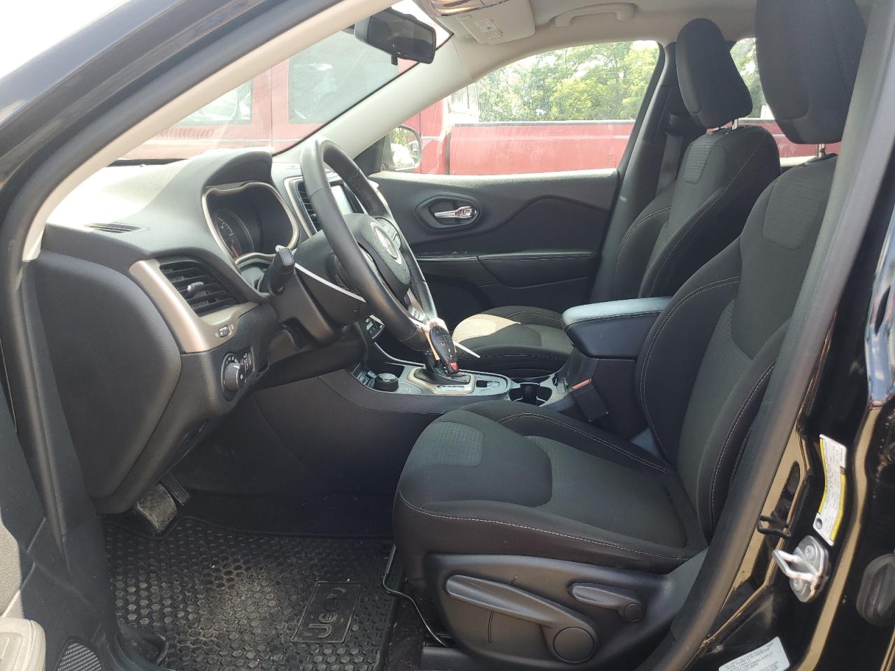 1C4PJMCB9HW530475 2017 Jeep Cherokee Latitude