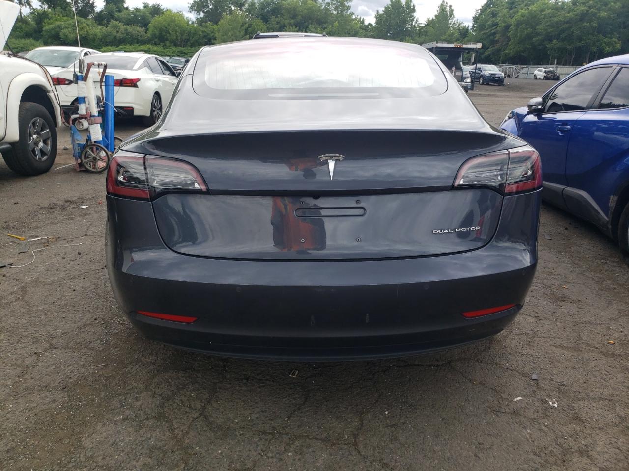 2018 Tesla Model 3 vin: 5YJ3E1EB6JF148493