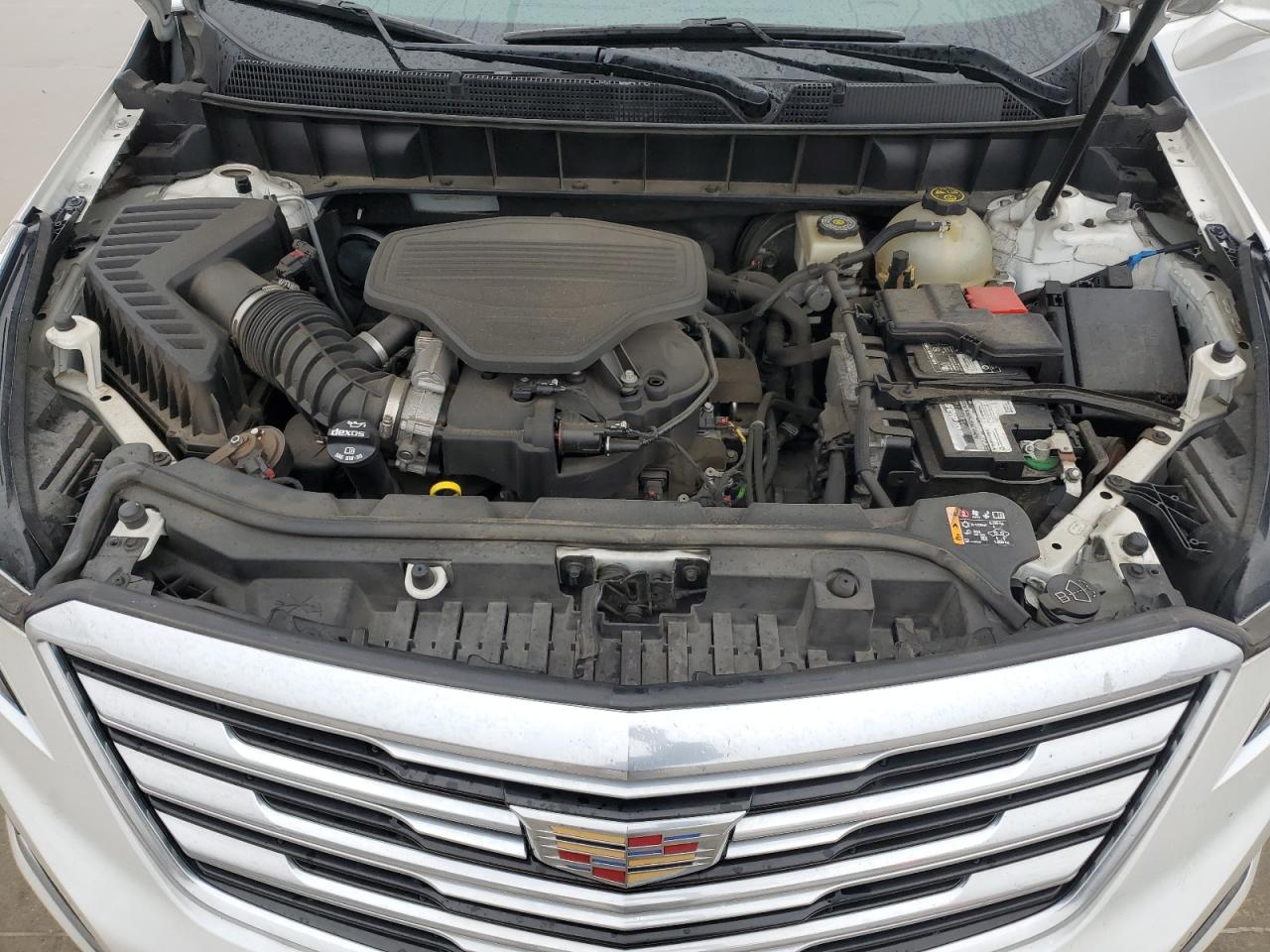 1GYKNDRS5HZ238269 2017 Cadillac Xt5 Luxury