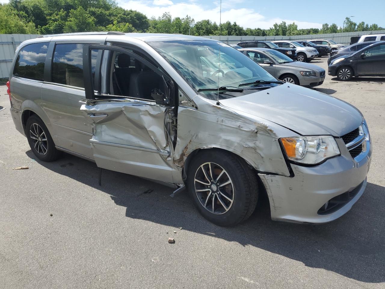 2C4RDGCG3HR801519 2017 Dodge Grand Caravan Sxt