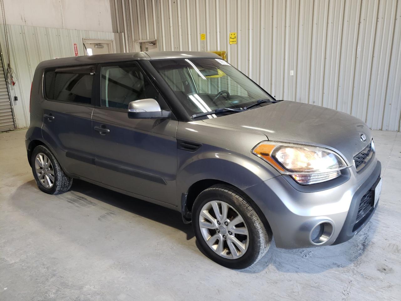 KNDJT2A67D7605186 2013 Kia Soul +