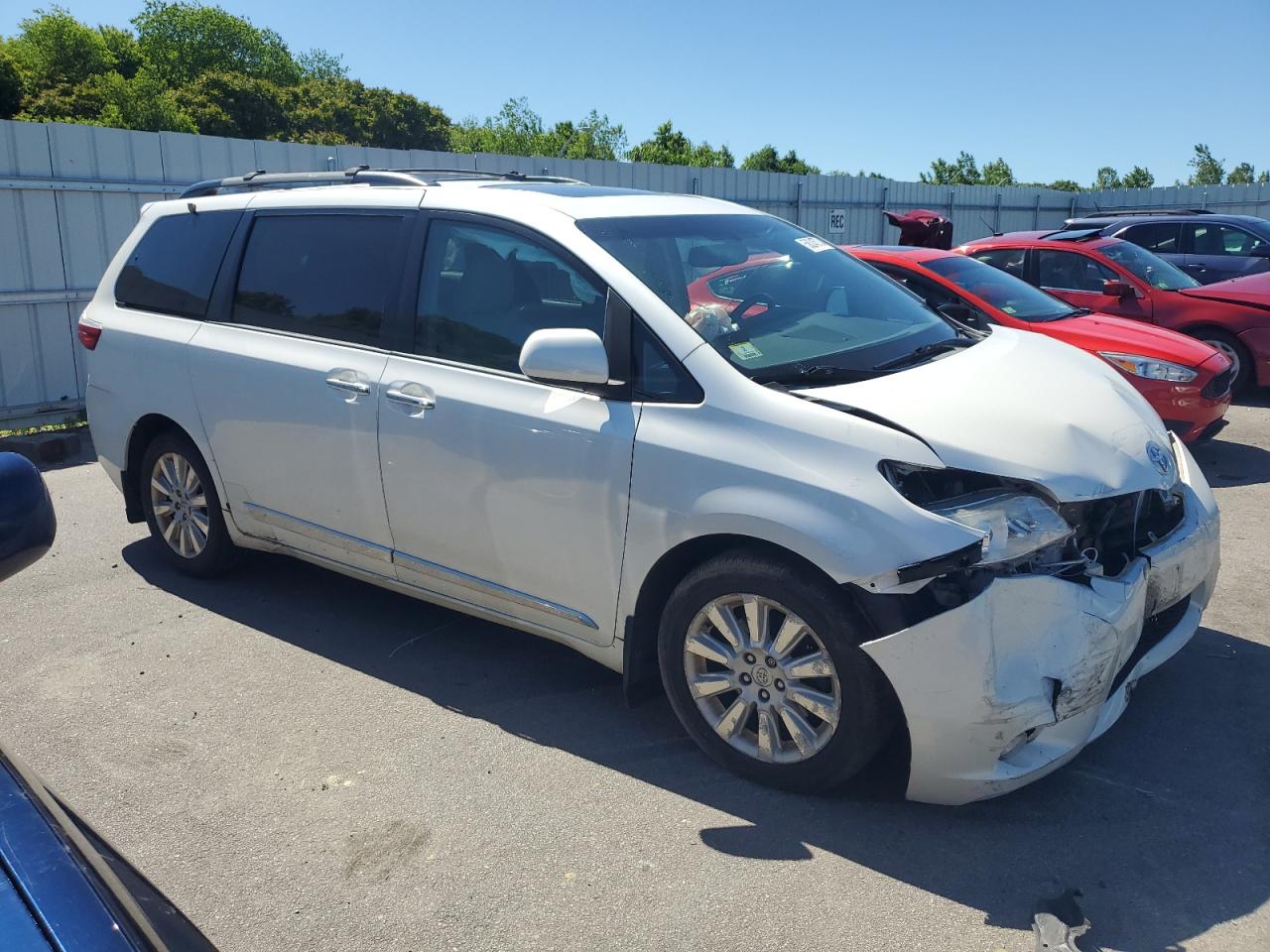 5TDDK3DC5FS118973 2015 Toyota Sienna Xle