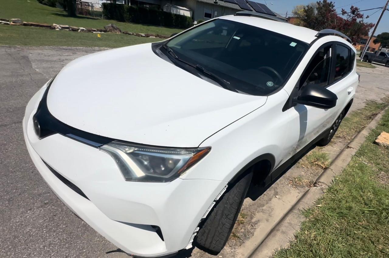 2017 Toyota Rav4 Le vin: 2T3ZFREV4HW340595