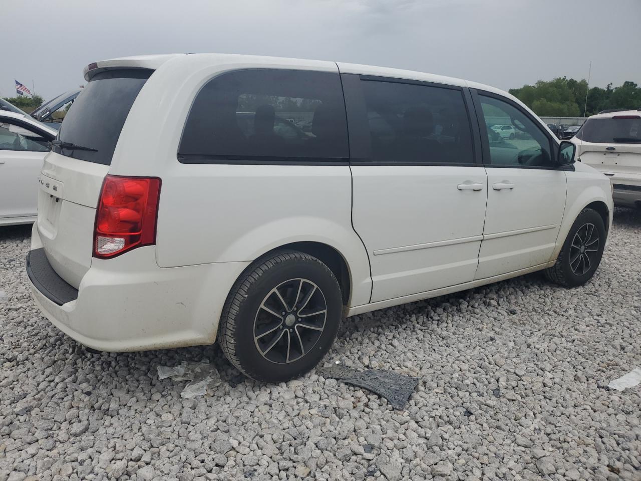 2C4RDGBG7HR662979 2017 Dodge Grand Caravan Se