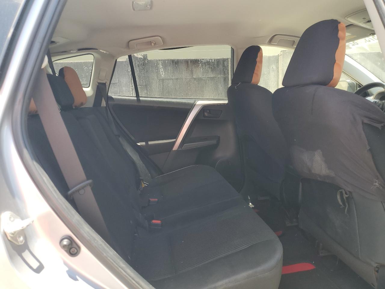 JTMZFREV2JJ184724 2018 Toyota Rav4 Le