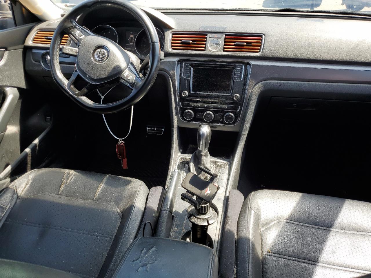 1VWDT7A39HC069772 2017 Volkswagen Passat R-Line