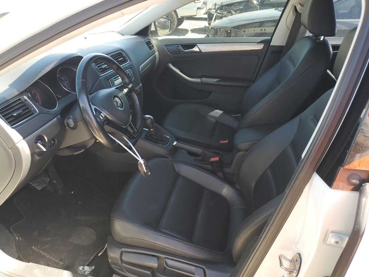 3VWDB7AJ0HM411044 2017 Volkswagen Jetta Se