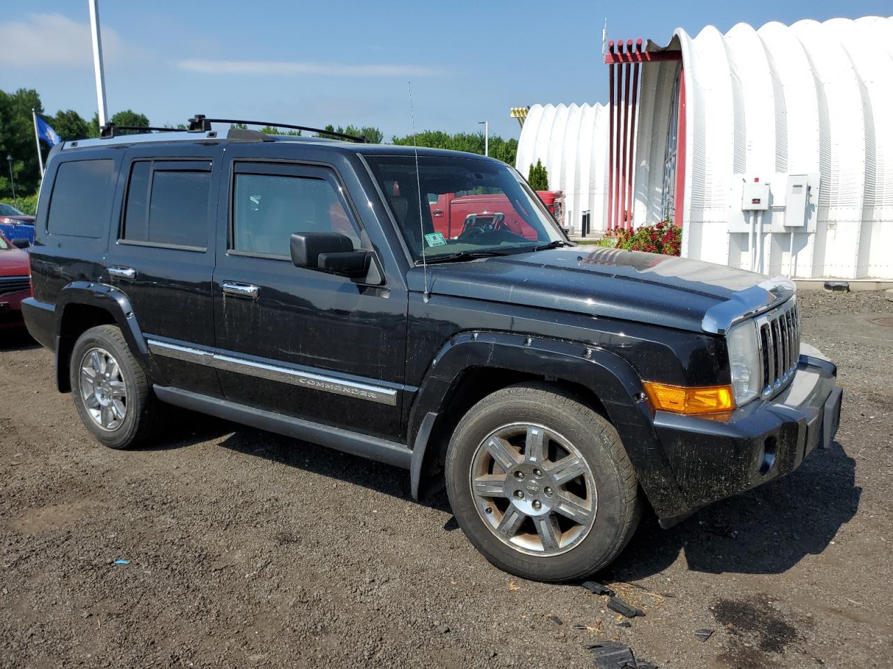 1J8HG68288C198479 2008 Jeep Commander Overland