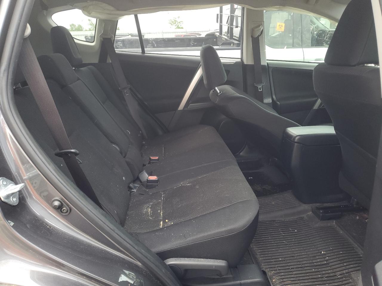 JTMBFREVXHJ136044 2017 Toyota Rav4 Le