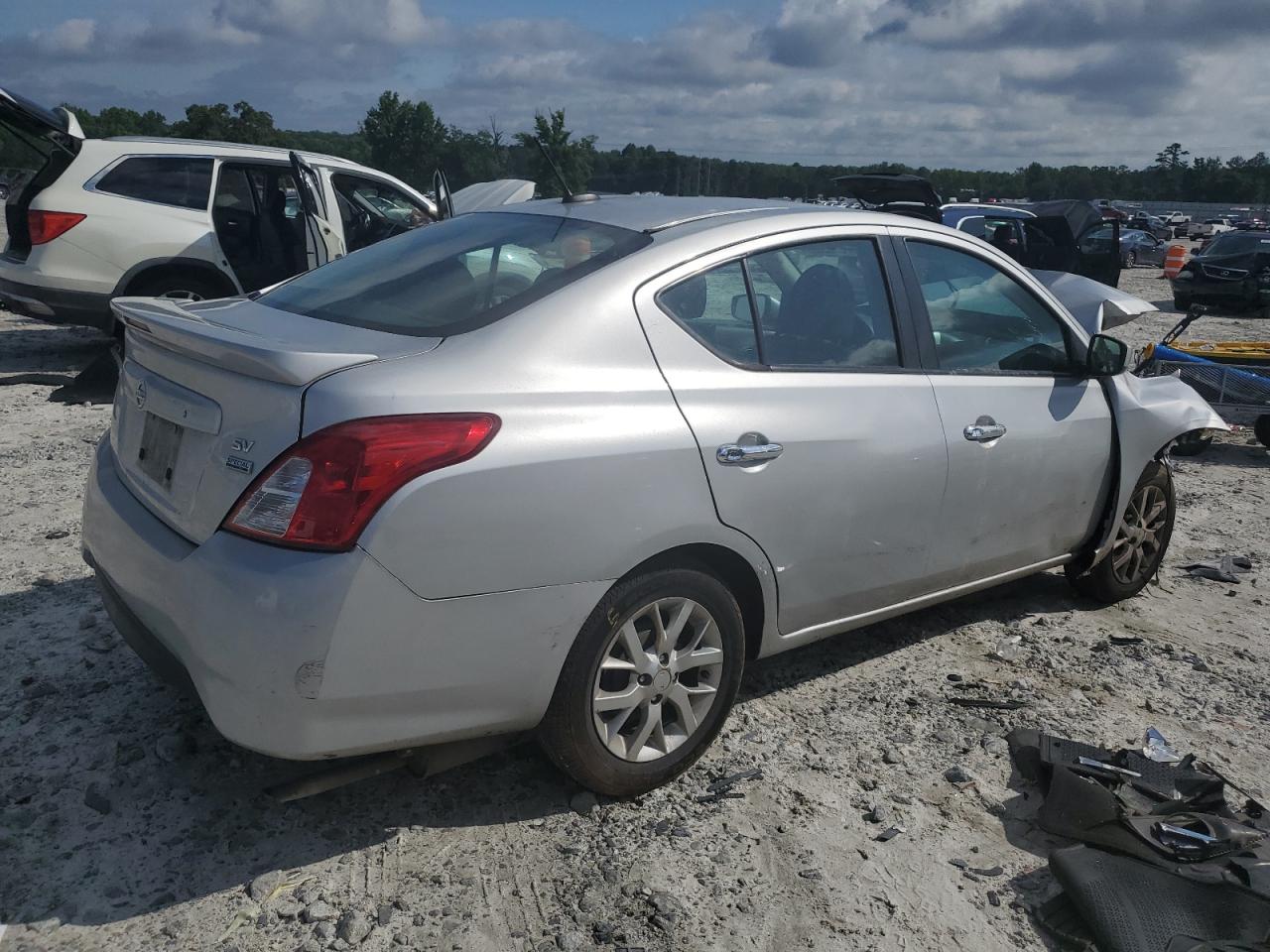 2018 Nissan Versa S vin: 3N1CN7AP6JL872404