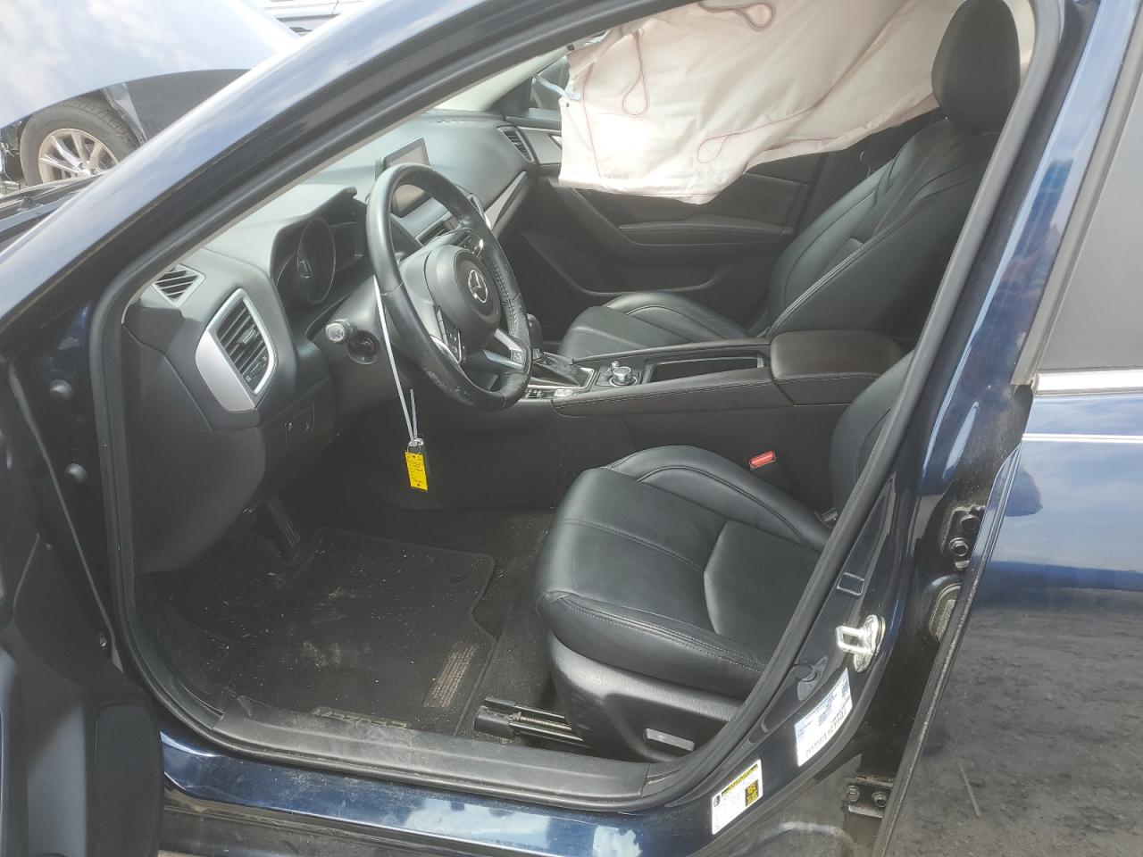 3MZBN1V3XJM159123 2018 Mazda 3 Touring