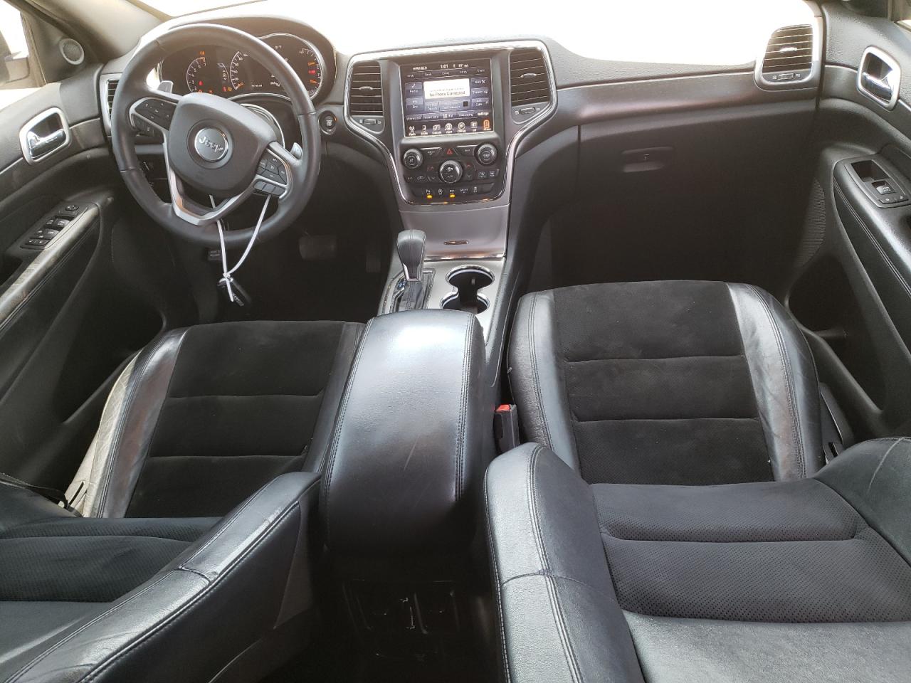 1C4RJEAGXHC868580 2017 Jeep Grand Cherokee Laredo