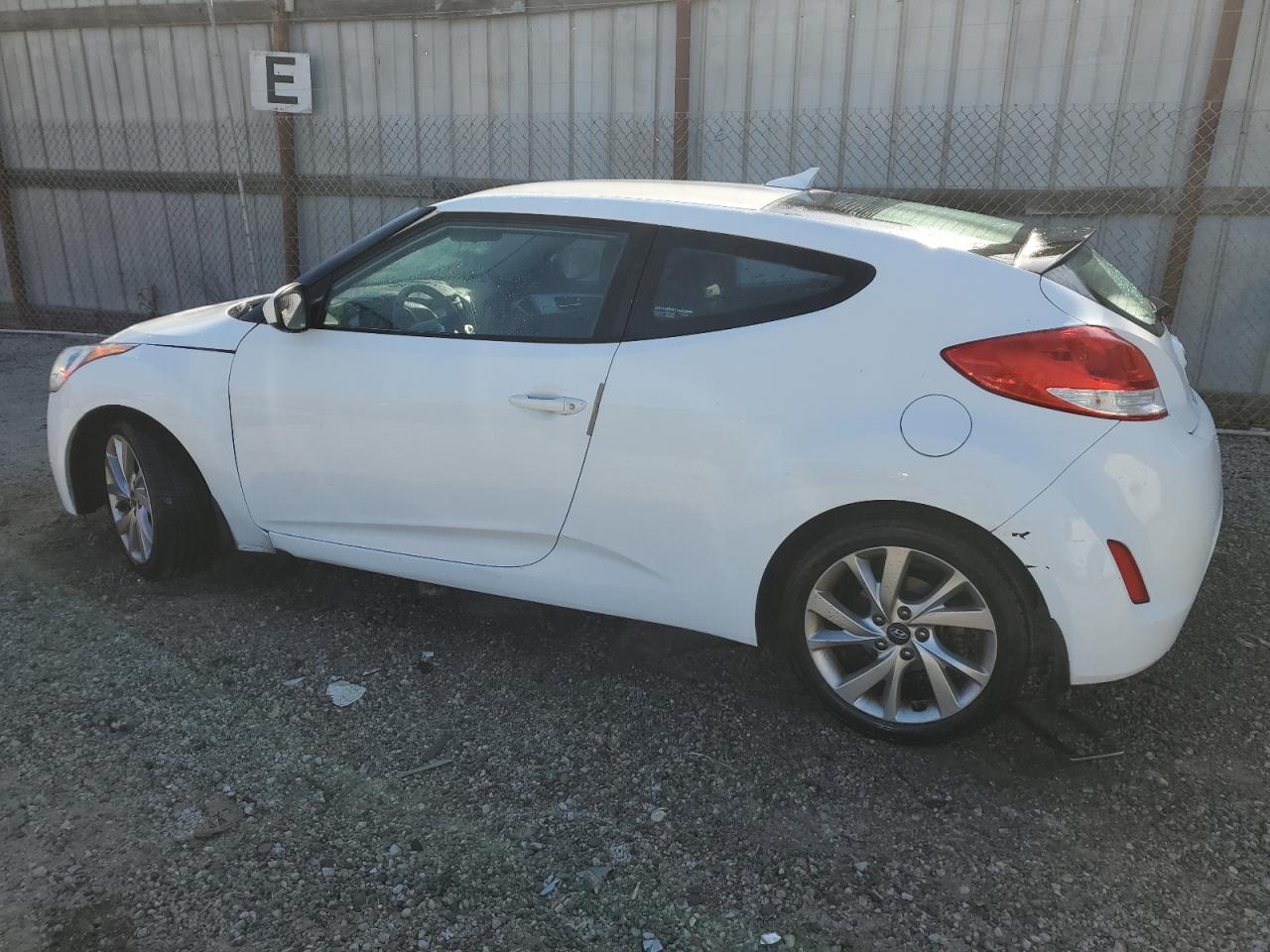 2016 Hyundai Veloster vin: KMHTC6AD3GU258729