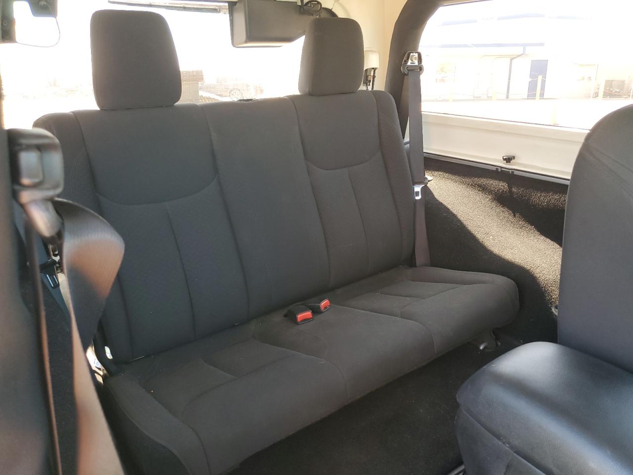 1C4AJWAG4GL140142 2016 Jeep Wrangler Sport