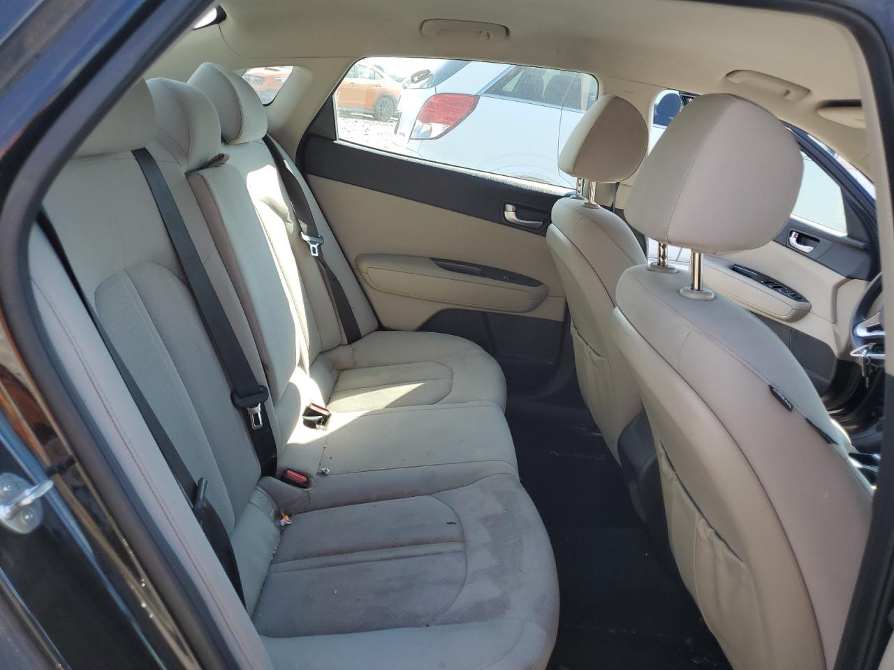 2018 Kia Optima Lx vin: 5XXGT4L31JG266193