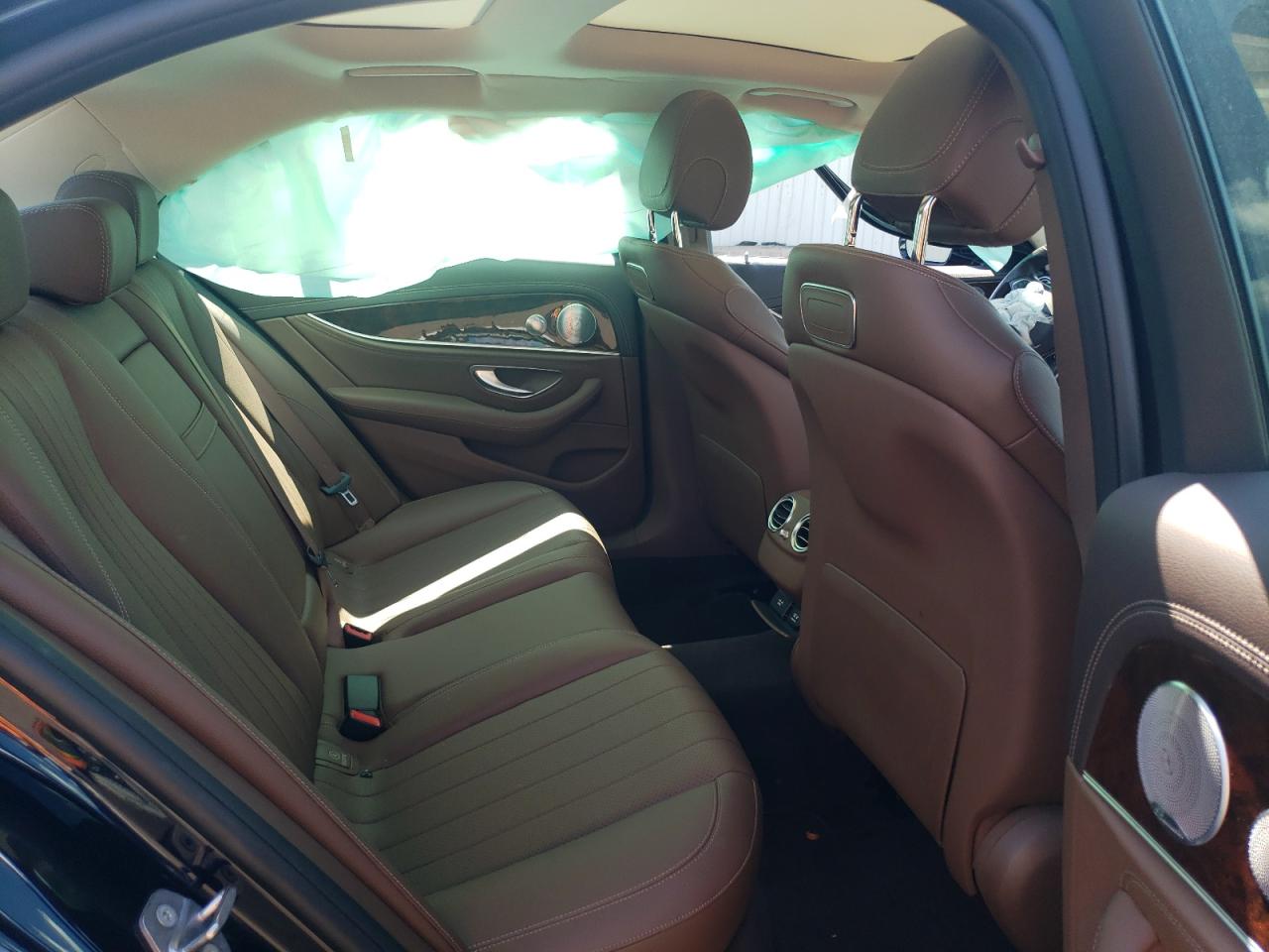 WDDZF4KB0JA379689 2018 Mercedes-Benz E 300 4Matic